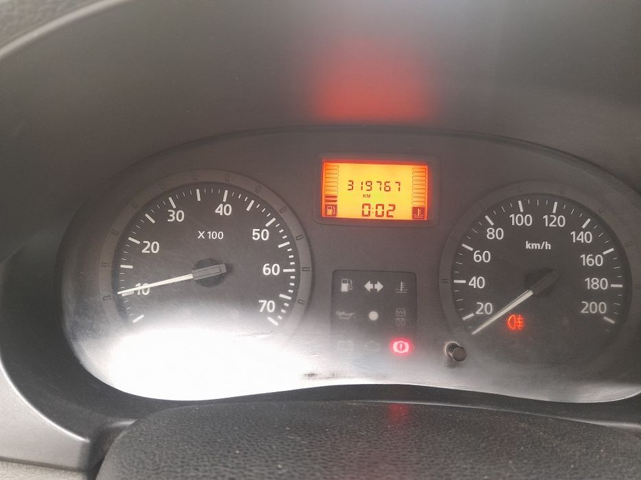 Vind Dacia Logan 1.4 benzina stare buna.