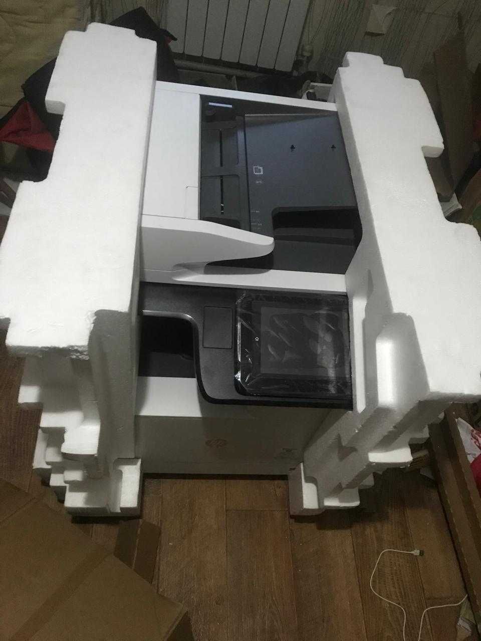 Цветное МФУ HP Color LaserJet Enterprise MFP M776dn
