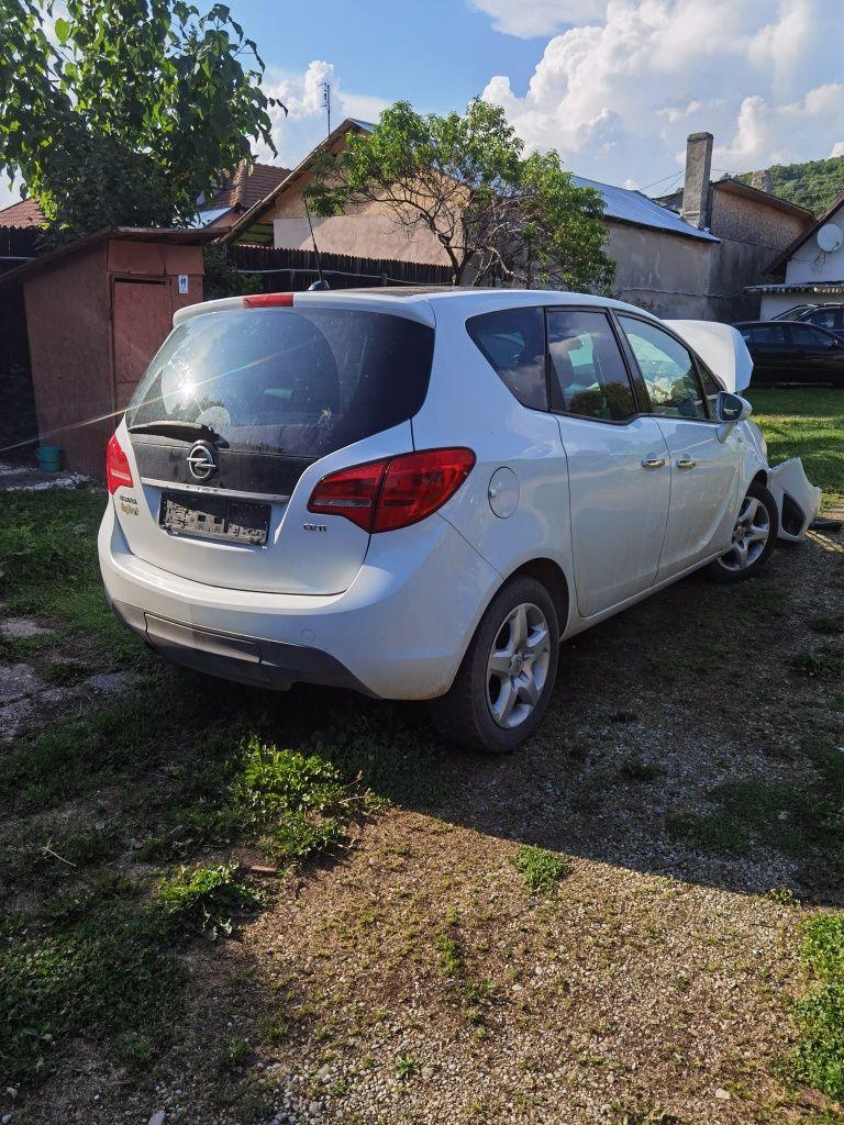 Opel Meriva 2011 avariat