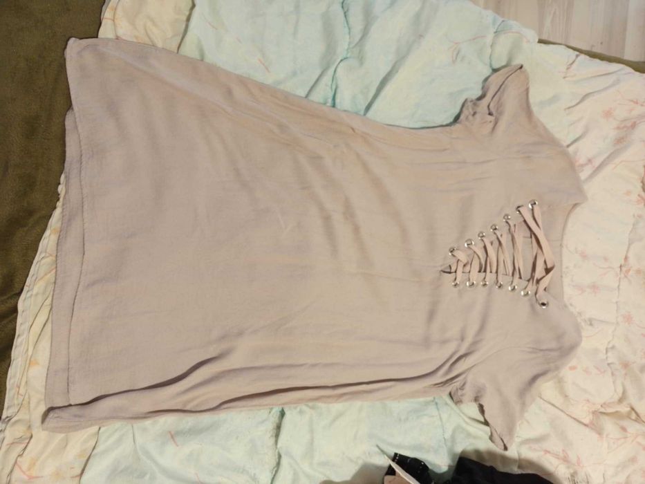 Невероятно красиви анураци и блузи, които почти не са ползвани.