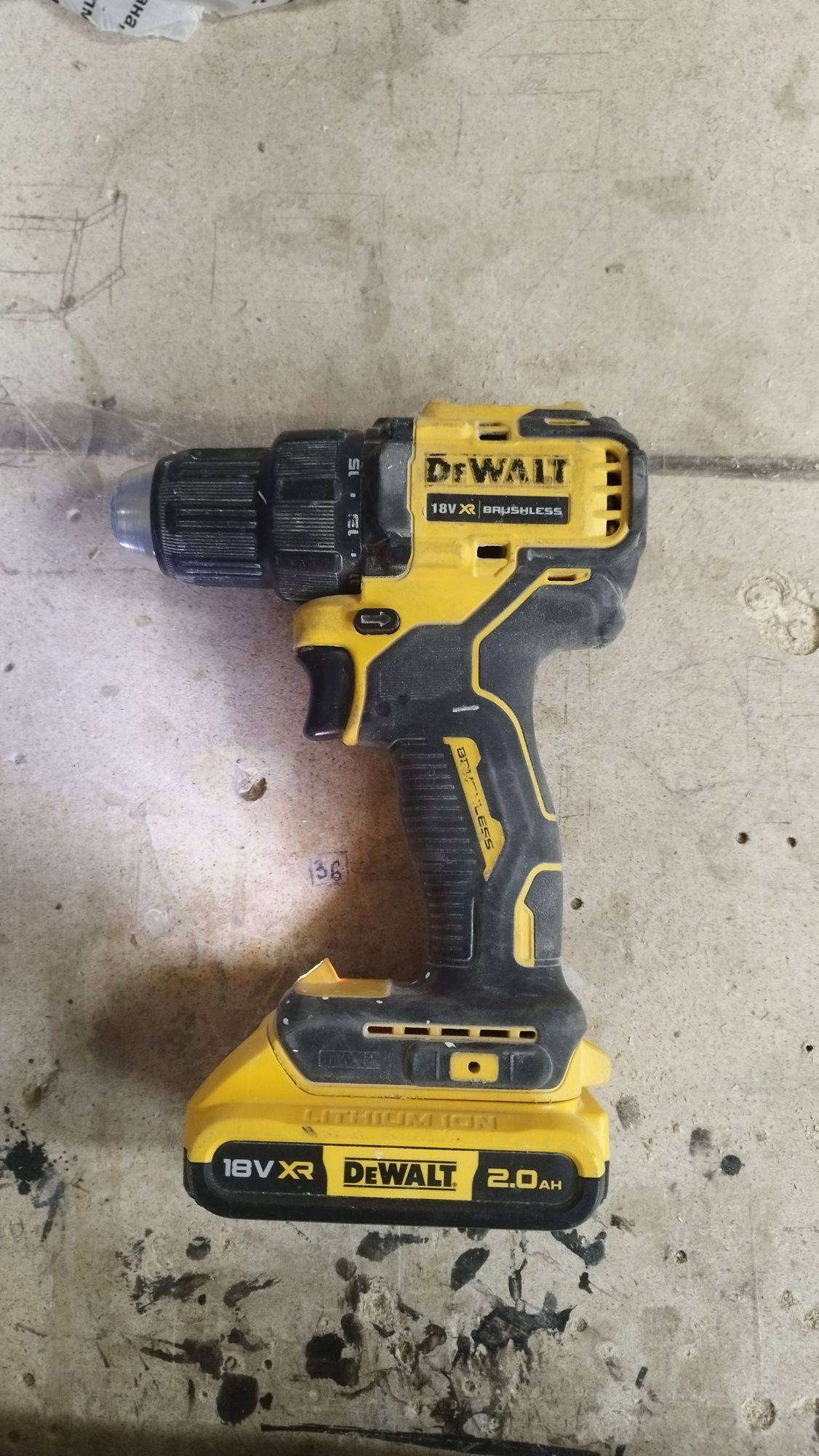 продам Шуруповёрт DeWalt DCD 708