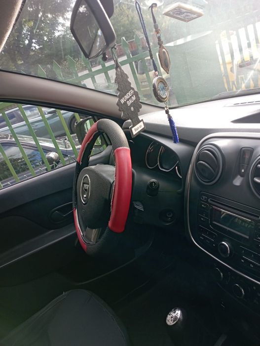 Vând Dacia Logan 2015