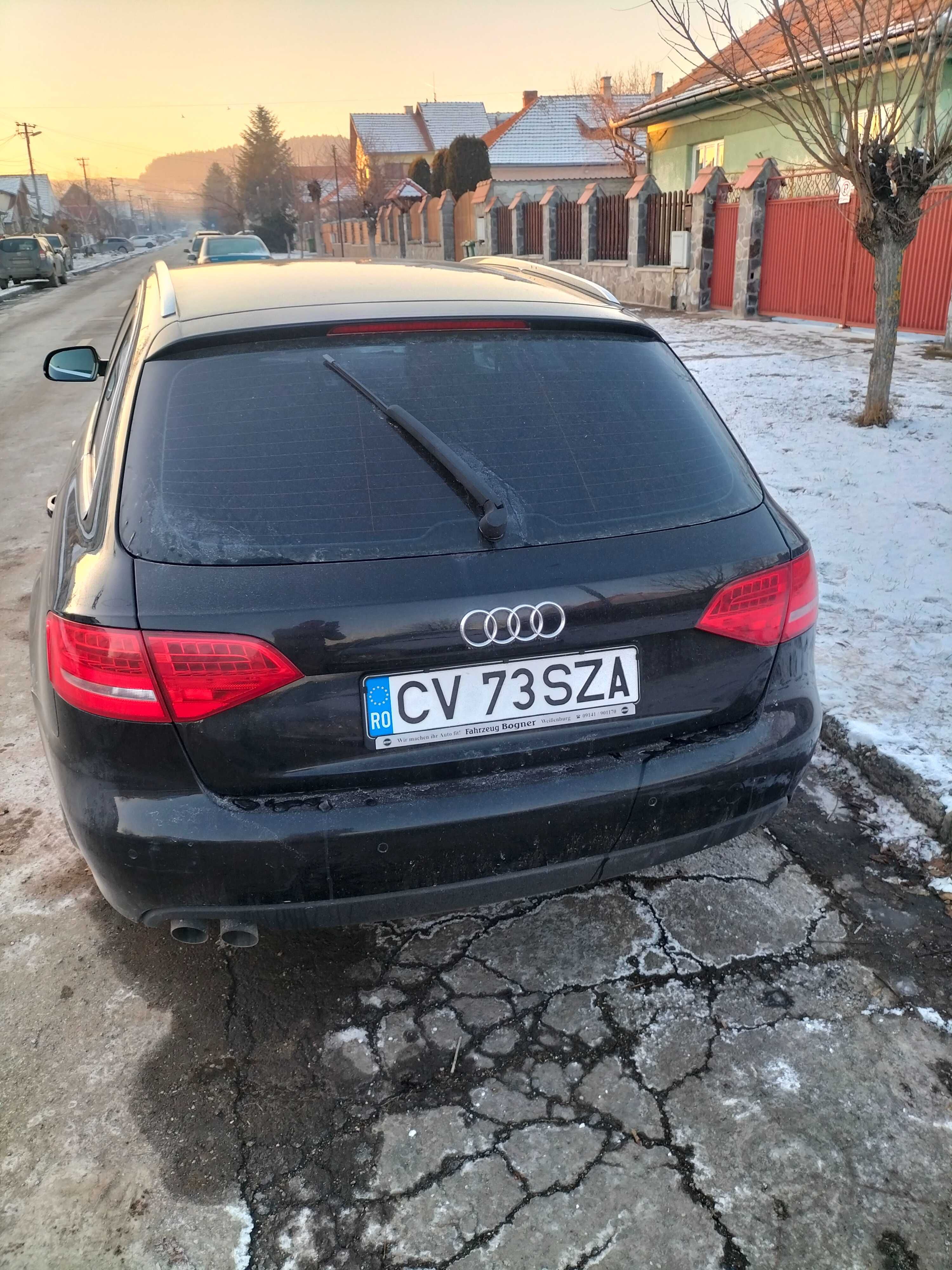 Vând Audi A4  2010