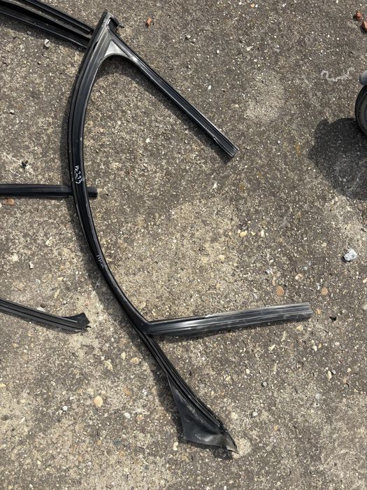 Mercedes w213 Е класа комби уплътнения за странични стъкла на врати