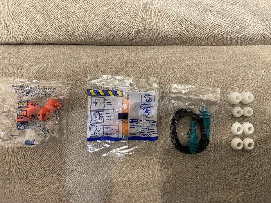 Tuburi pentru căști și dopuri de urechi