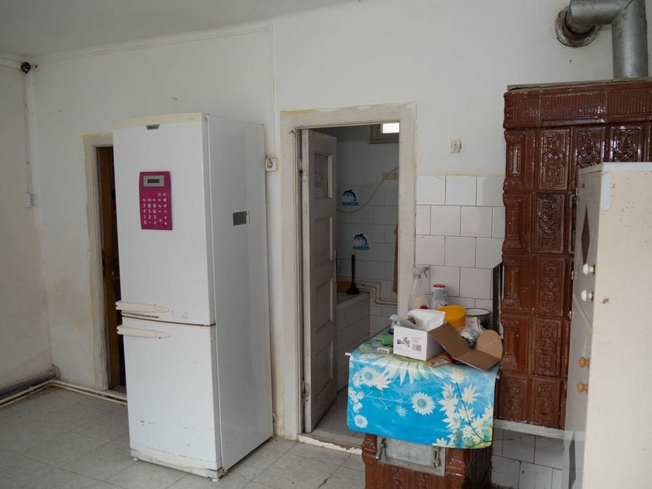 Casa 3 camere + bucatarie + anexe 90mp, renovata. Gradina/livada 700mp