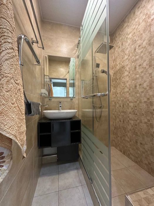 Сдается 2х ком квартира, ориентир: Гостиница Россия, 60 м2