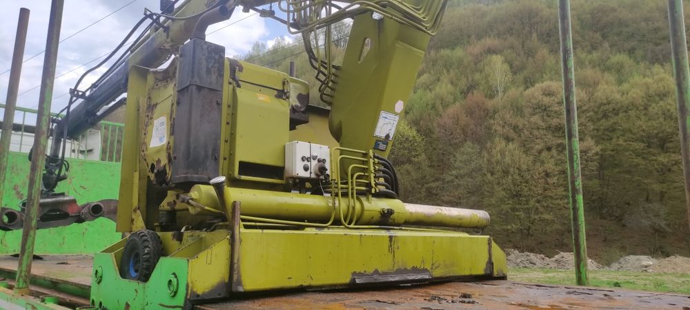 Semiremorca forestiera marca floor