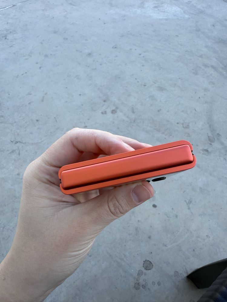 Motorola razr 50