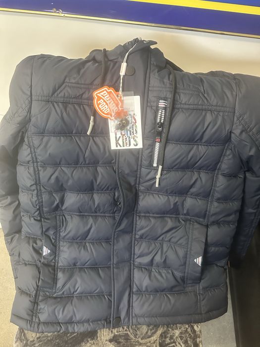 Срочно продам детскую куртку новую