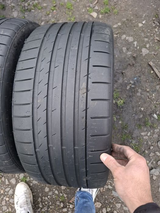 Vand 2 anvelope 275 35 19 gripmax de vara ca noi dot 2024