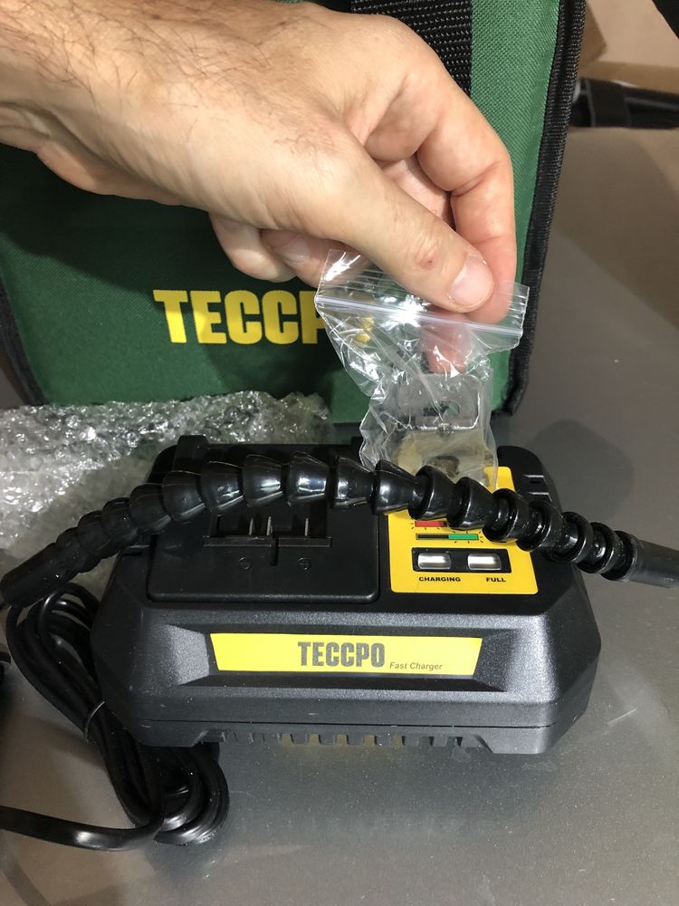 TECCPO Акумулаторен ударен винтоверт 2.0AH 18v комплект