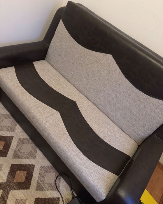 Canapea-pat din piele-textil cu loc de depozitare a lenjeriei