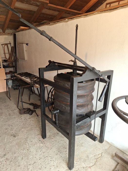 Vând set unelte fierar/covaci