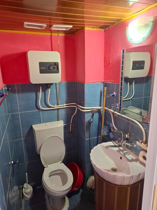 Închiriez garsoniera