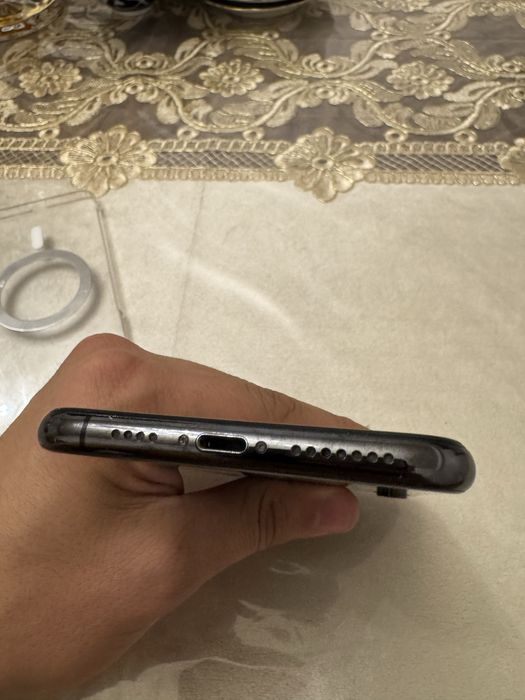 IPhone Xs 512 GB xolati yaxshi