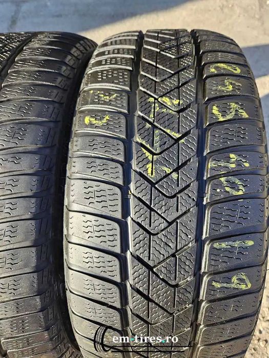 SET 2 Anvelope Iarna 245/40 R19 PIRELLI Sottozero 3 98V - Runflat