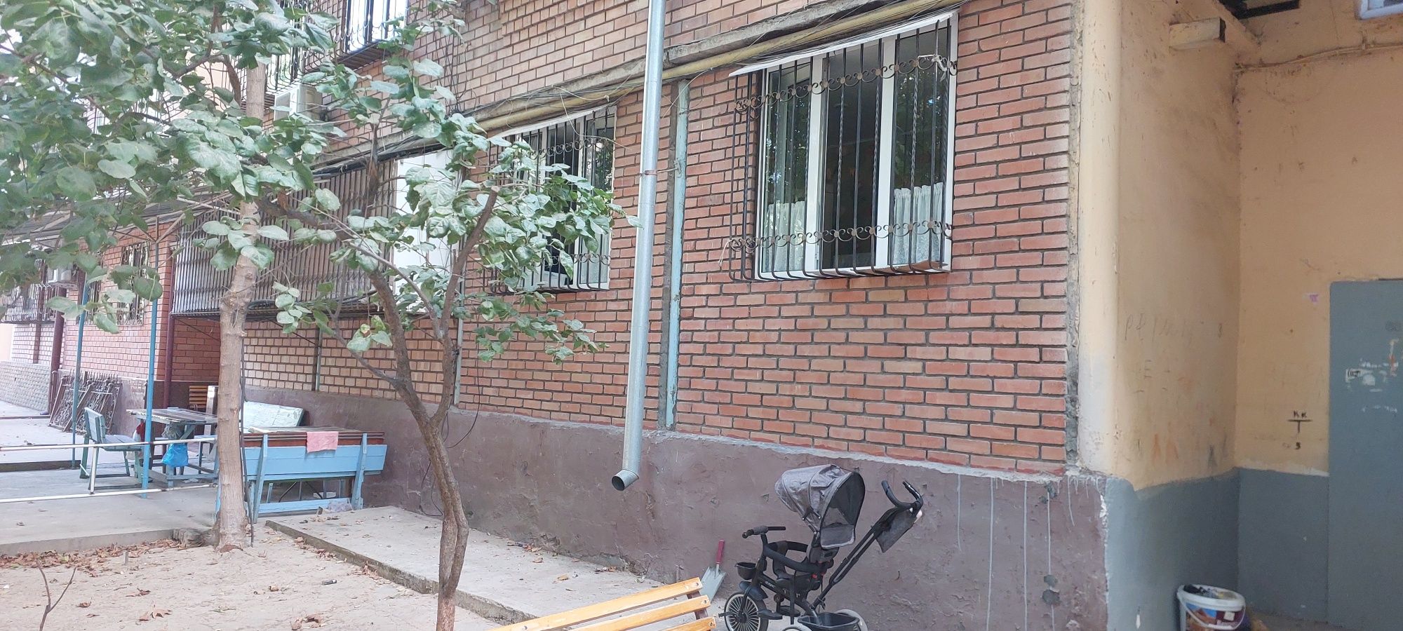 4 хонали уй сотилади,1 этаж