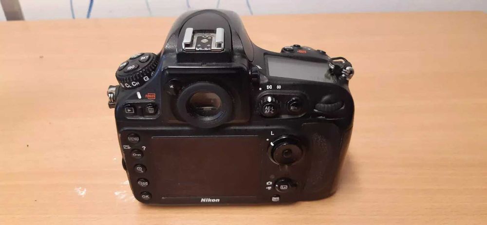 Nikon D800 ,separat obiectiv tamron 24-70mm  F 2.8