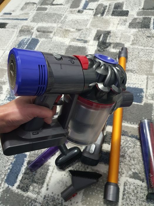 Aspirator Dyson V8
