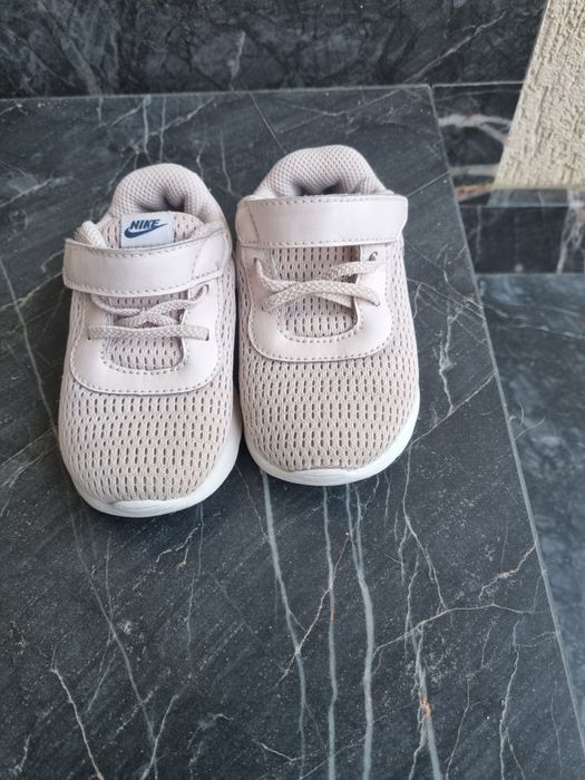 Adidasi Nike nr 22