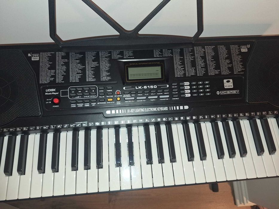 Pian portabil McGrey LK-6150 00047054 cu 61 de clape iluminate