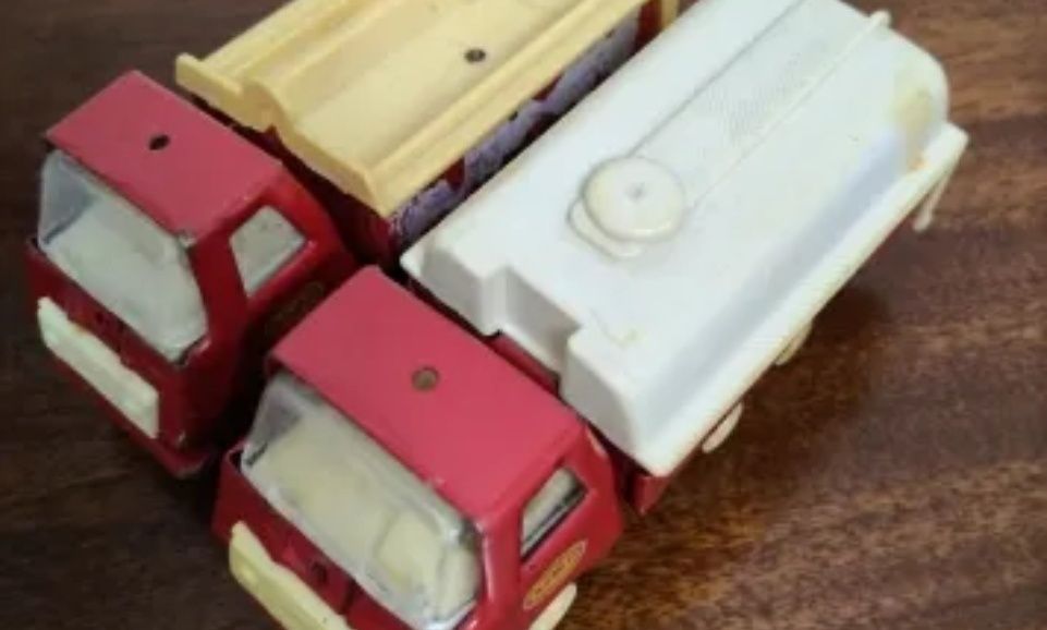 Стари детски играчки.