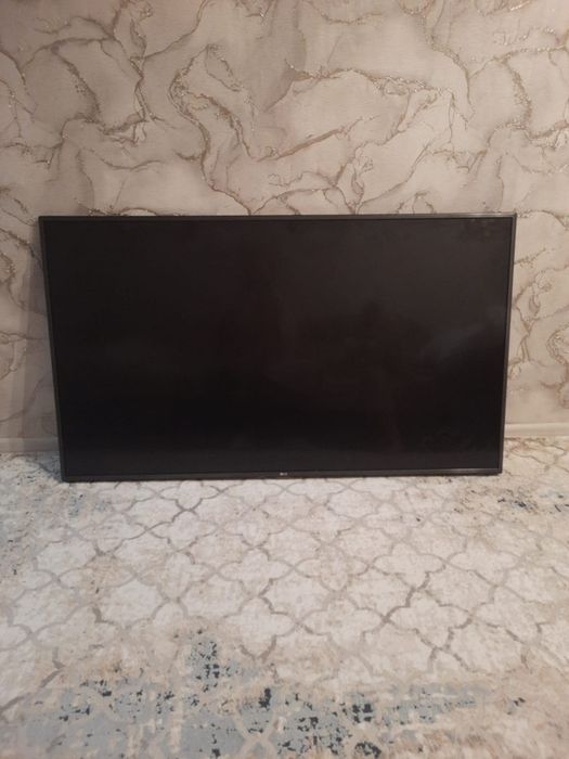 Продам телевизор на запчасти