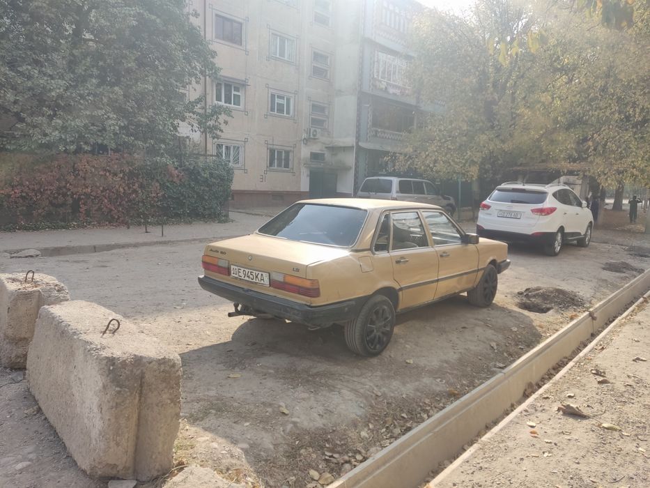 Продам автомобиль AUDI 80 B2