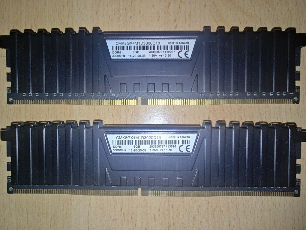 Corsair Vengeance DDR4 3000 16 GB 2 x 8