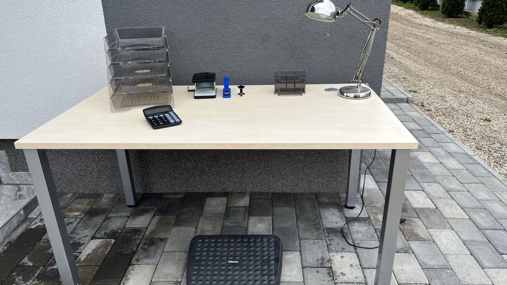 Birou , masa Steelcase 140x80 cm cu accesorii