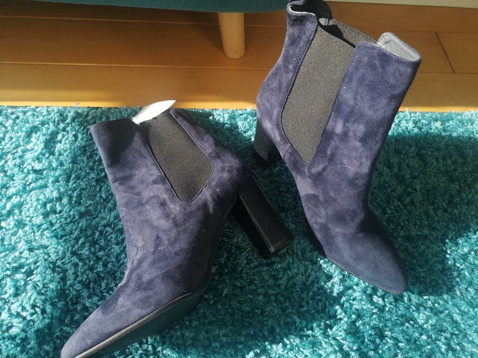 Нови дамски боти с ток от естествен велур