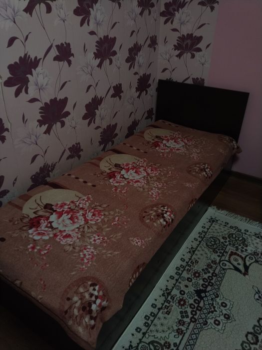 Кровать с матрасом