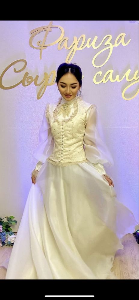 Платье с корсетом из Aliya collections.