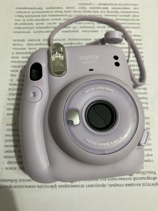 Instax mini 11 Продам срочно