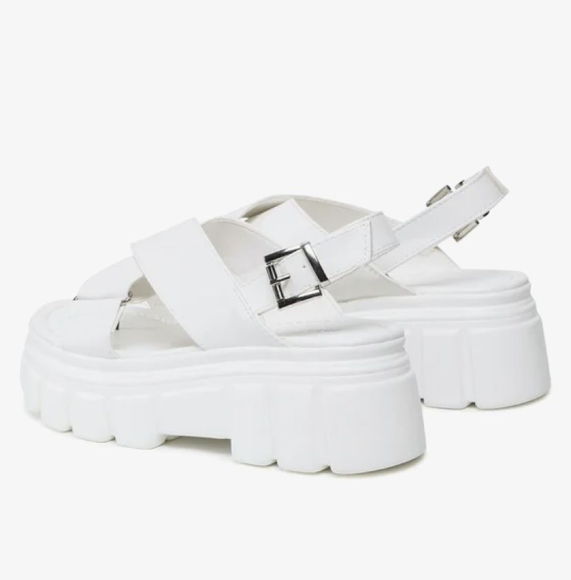 Бели маркови сандали