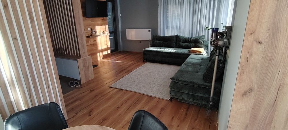 Продава се напълно нов, луксозно обзаведен апартамент във Велинград