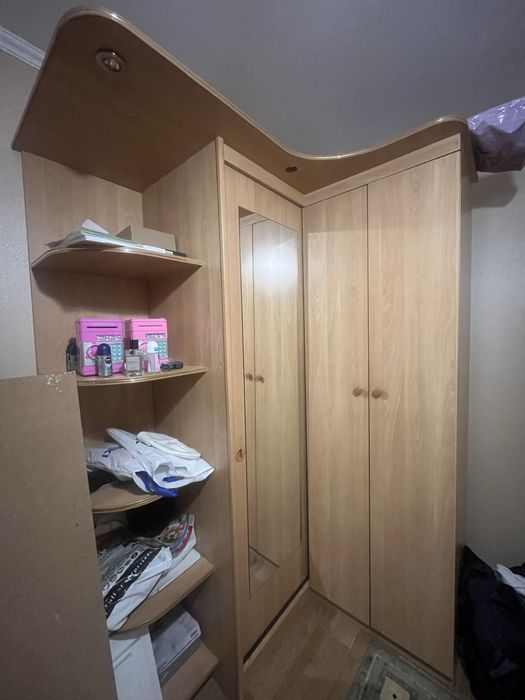 Продам угловой шкаф