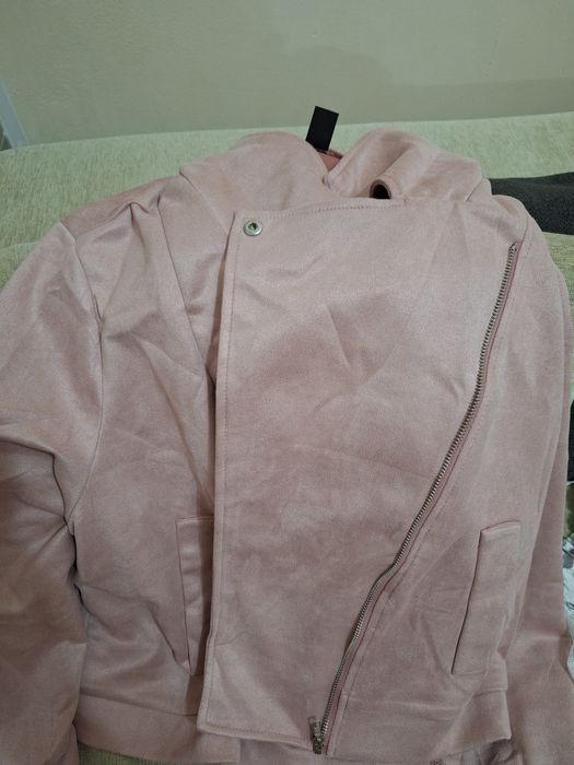 Продавам дамско яке
