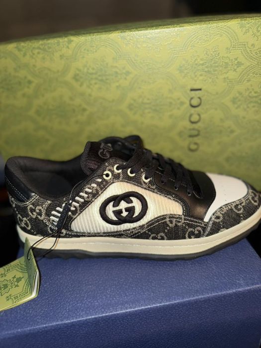 В связи закрытием магазина продаётся обувь