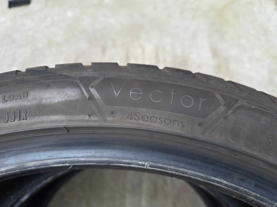 2бр Всесезонни гуми 255 40 21 - Goodyear - DOT 2023