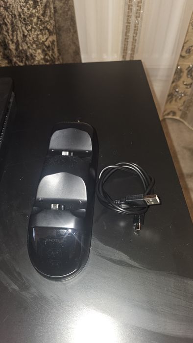 PS4 Slim 500GB + 2 controllere + GTA V + FIFA 21 – gata de joacă!