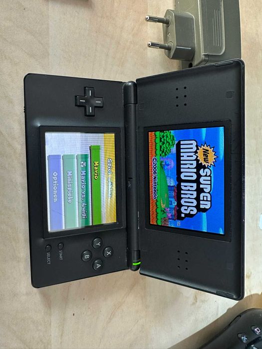 nintendo ds lite de colectie arta fina model mai vechi dar foarte bun