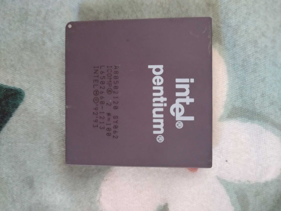 Procesor Pentium 120 Mhz, socket 7, retro, testat
