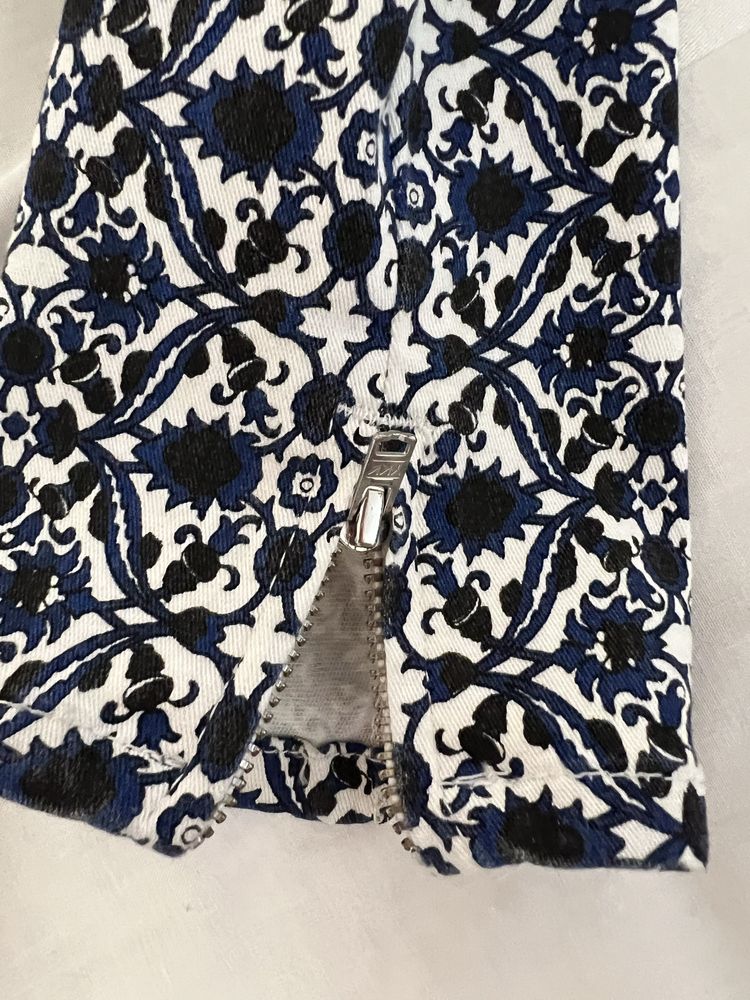 Blugi Zara, mar XS, 34, imprimeu estival alb-albastru