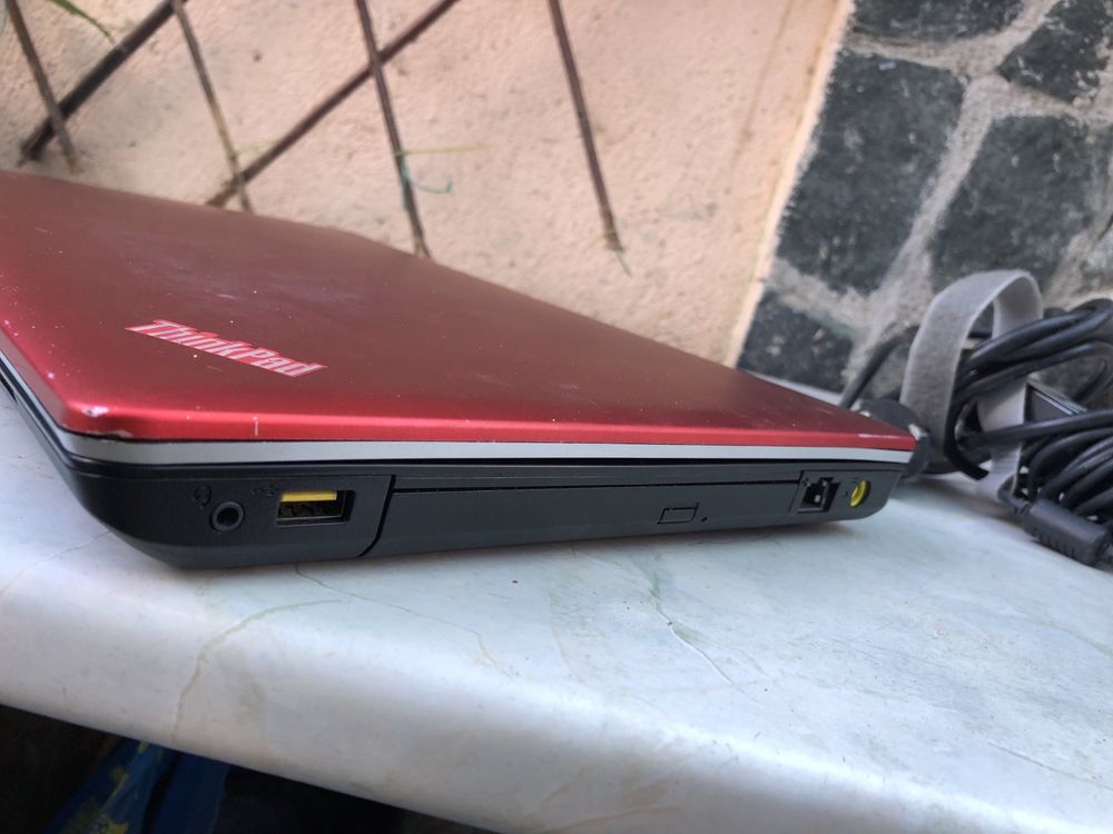 Лаптоп Lenovo ThinkPad E530 i3 2350M , 8gb(Ram) SSD 256GB
