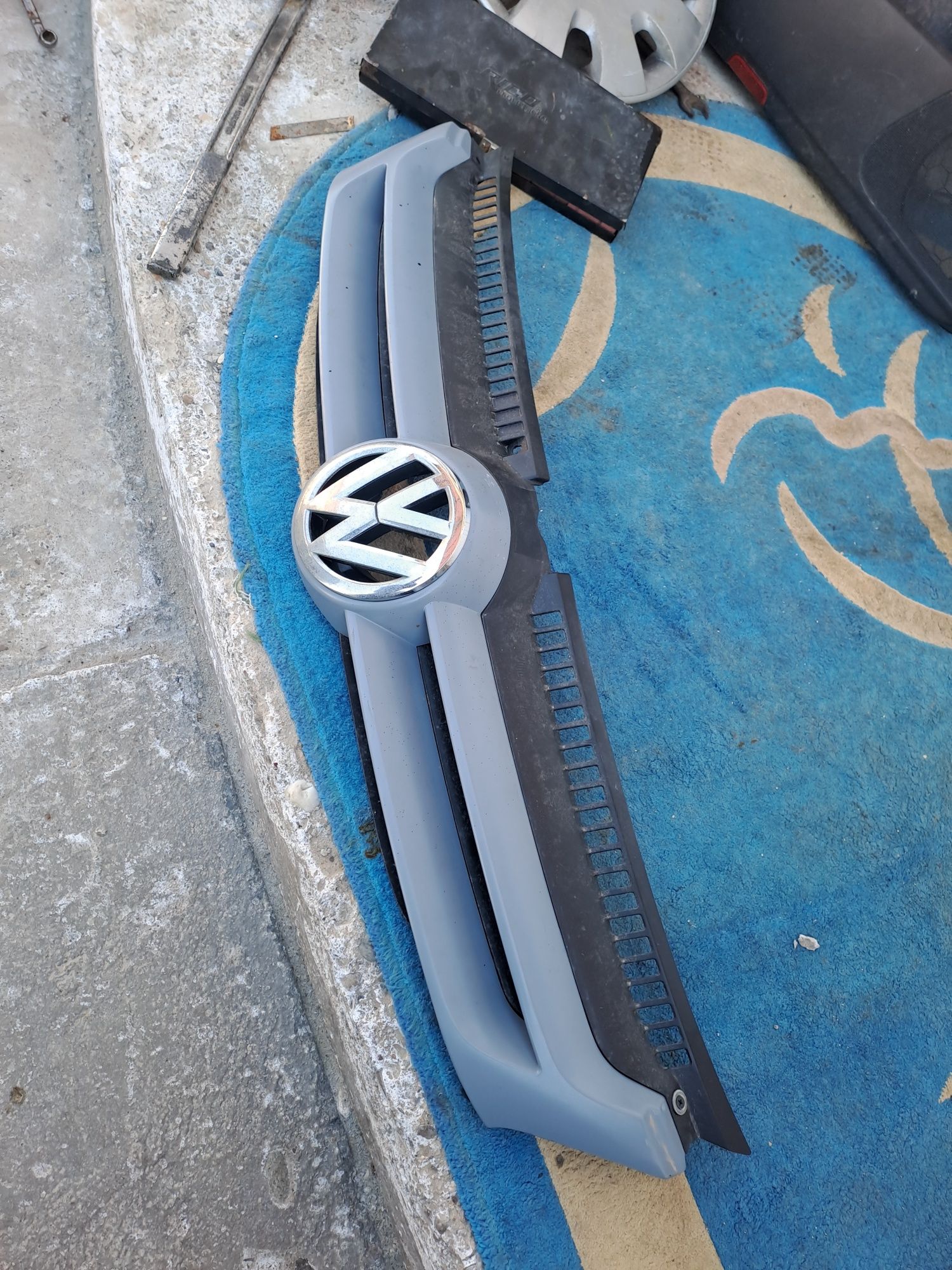 Grila bara fata Volkswagen Golf 5 Plus