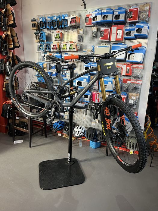 Nukeproof dissent DH 2022