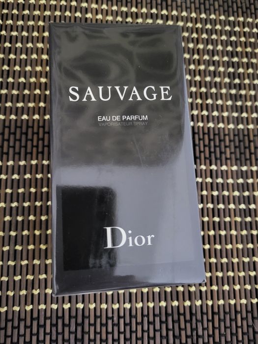 Vând parfum Sauvage Dior 100ml