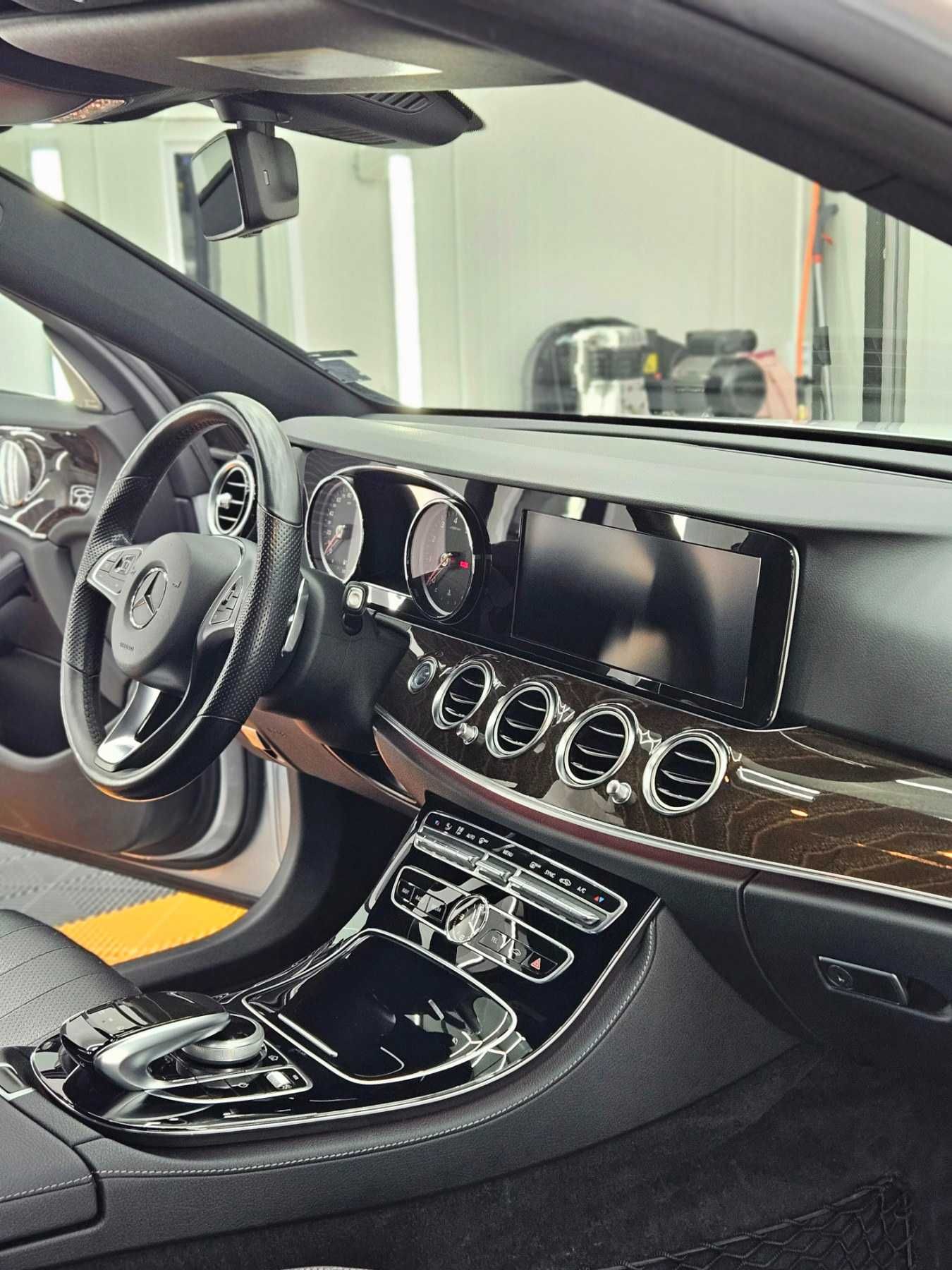 Mercedes-Benz E 300 4 MATIC AMG Line